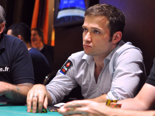 Jevgēnijs Kačālovs paliek 5. vietā WSOP turnīrā