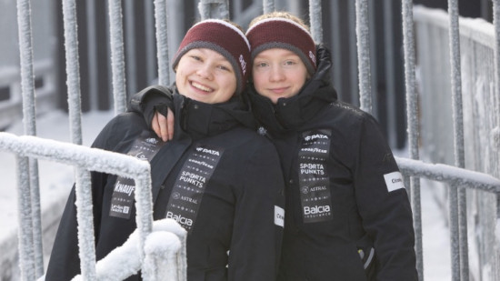 Latvijas divniekam kritiens arī sieviešu sacensībās