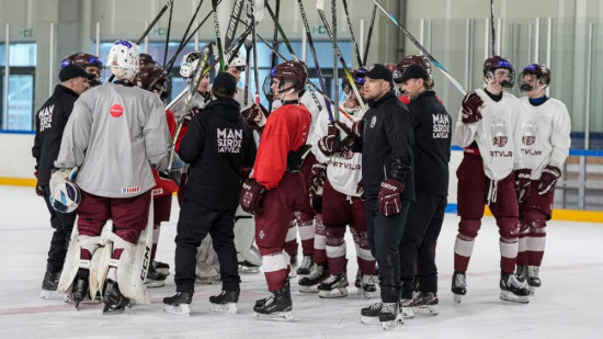 Latvijas U-18 hokeja izlase treniņprocesu turpinās ASV