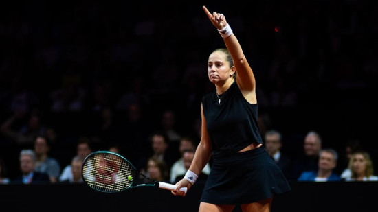 Ostapenko apspēlē ranga līderi un nopelna Štutgartes "WTA 500" titulu