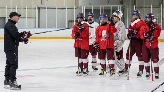 Savainojums īsi pirms PČ starta ievieš korekcijas U18 hokeja izlases sastāvā