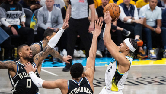 "Pacers" sabojā Lilarda atgriešanos, "Thunder" kruīzā panāk 2-0 pret "Grizzlies"