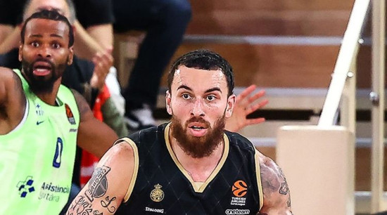 "Olympiacos" un "Monaco" Eirolīgas 1/4 finālā mājās pārliecinoši pieveic Spānijas lielklubus