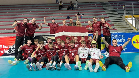 Eiropas U-16 čempionāta kvalifikācijas turnīru Bulgārijā Latvijas volejbolisti iesāk ar uzvaru