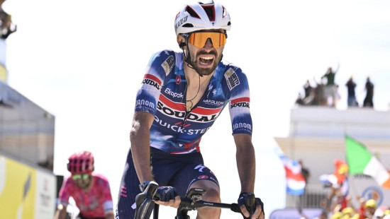 Mājinieks triumfē ''Tour de France'' 16. posmā, latvieši finišē viens pēc otra