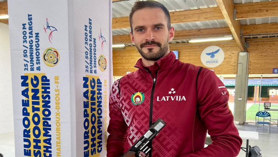 Strautmanim piektais pasaules čempionātā šaušanā 25 metru distancē