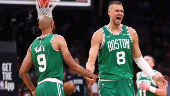 ″Viņš visiem vēl to labāko.″ ″Celtics″ aizsargs par spēlēšanu ar Porziņģi