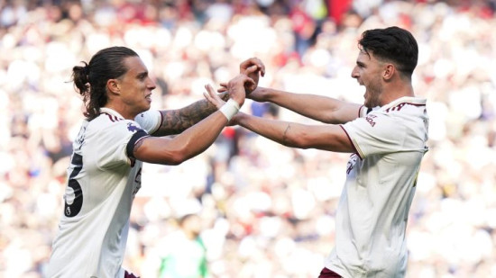 Jauna sezona, stāsts vecais – "Manchester United" agri ielaiž un mājās zaudē vicečempionei