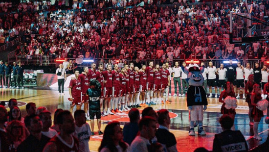 Banki par mājinieku statusu: "Jābūt uzmanīgiem, jo šādās situācijās var pārdegt"