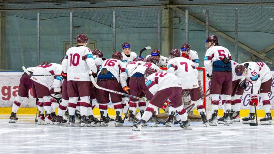 Latvijas juniori atspēlējas, bet turnīru Norvēģijā noslēdz ar neveiksmi ″bullīšos″