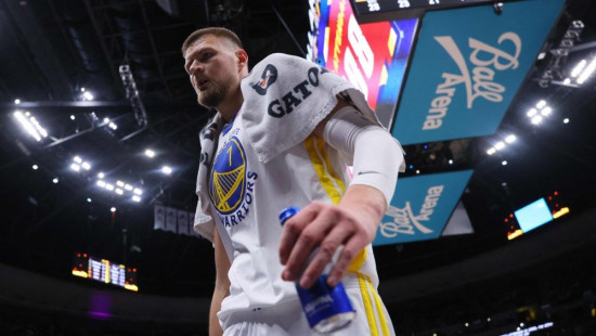 Porziņģis uguņo ar tālmetieniem, ″Warriors″ sabrūk otrajā puslaikā