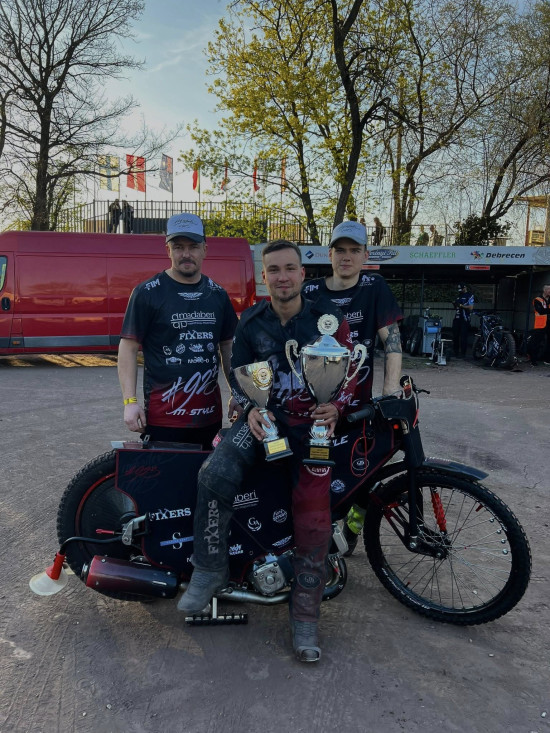 Mihailovs un Gusts sekmīgi Ungārijā, Bellego - Vācijā