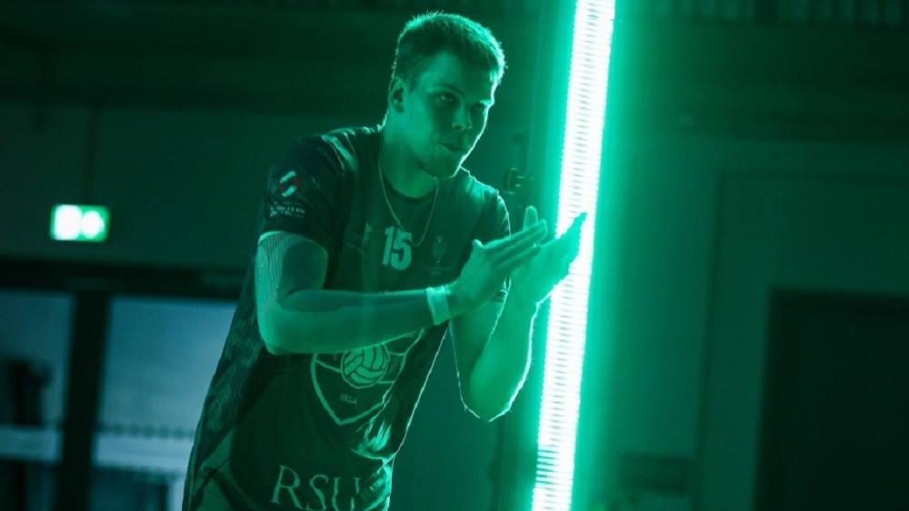 Dzenim astoņi punkti ar bloku Itālijas volejbola B līgas mačā, rezultatīvs Egleskalns Grieķijā