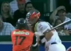Video: Beisbolā oponentam iesit ar nūju, izceļas nekārtības