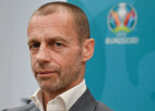 Bobans protestē pret UEFA prezidenta vēlmi palikt amatā un pamet tehniskā direktora posteni
