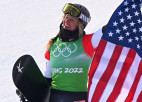 ASV snovbordiste Džakobellisa piektajās olimpiskajās spēlēs pirmoreiz izcīna zeltu