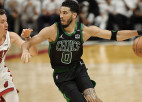 "Celtics" uzvar "Heat" un nonāk soļa attālumā no NBA fināla