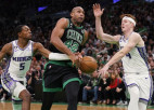 NBA līdere "Celtics" pagarina līgumu ar pieredzējušo pamatcentru Horfordu