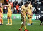 "Aston Villa" atspēlējas, "Slovan" atņem punktus Lillei, Turcijas klubiem drūms vakars