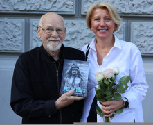 Paula Bankovska pēdējais romāns - versija par mākslinieku Arnoldu Plaudi