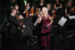Foto: Krāšņais Vecgada mūziklu koncerts "Sounds of the Music"