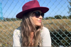 Video: Latviešu dziedātāja no Skotijas Anna Wohl izdod pirmo oriģināldziesmu