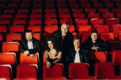 Video: Dziesmā "Šonakt" satiekas Elīna Gluzunova un grupa “Tumsa”