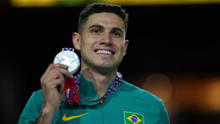 Divu olimpisko spēļu medaļnieks kārtslēkšanā Brass diskvalificēts par dopingu