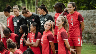 Kanādas sieviešu futbola izlases pārstāves izspiegojušas Jaunzēlandes treniņus
