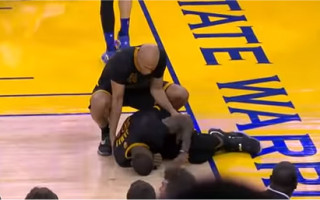 Video: Džeimsam pirmā vieta NBA netrāpīto danku topā