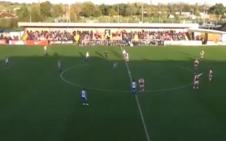 Video: Futboliste gūst vārtus no centra uzreiz pēc ielaistajiem vārtiem