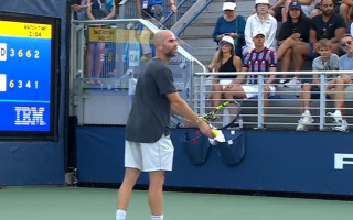 Video: 35 gadīgs tenisists "US Open" iespaidīgi uzvar geimā