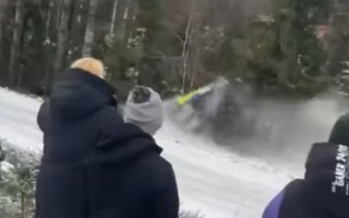 Video: Alūksnes rallijā iespaidīgi avarē Fjodorovu ekipāža