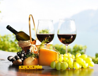 5 zelta ieteikumi vīna un maltītes saderībai