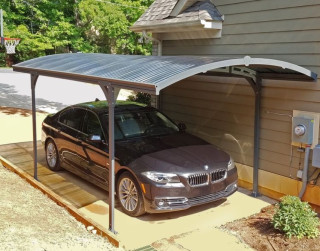 Auto nojumes un dārza garāžas – kā pasargāt auto un sakārtot pagalmu bez lielas pārbūves