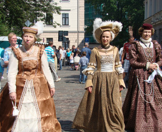 Foto: Rīgai 810. Viduslaiku gars krastmalā