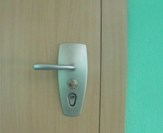 Metāla durvis, kas drošas pret zagļiem