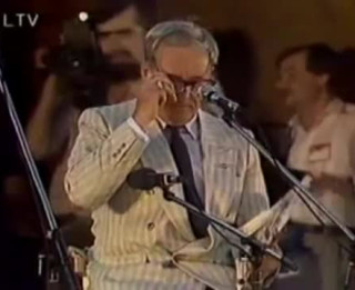 Video: Tā jokoja "Čikāgas piecīši" 1989.gadā Mežaparka lielajā estrādē