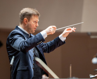 Liepājas Simfoniskais orķestris 142. koncertsezonu sāks  jauna galvenā diriģenta vadībā