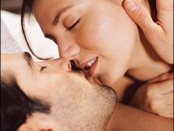Kā pareizi skūpstīties. 3 seksuāli skūpsti