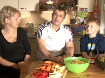 Video: Mans labākais palīgs virtuvē. Gatavojam kopā ar Kokaiņu ģimeni