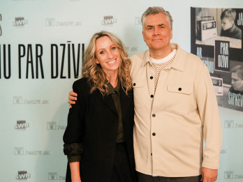 Sirsnīgā gaisotnē Jānis Šipkēvics atver memuārus “Ar dziesmu par dzīvi” Sirsnīgā gaisotnē Jānis Šipkēvics atver memuārus “Ar dziesmu par dzīvi”