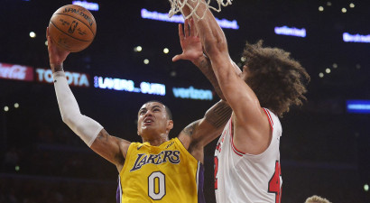 "Lakers" otrajā puslaikā atspēlējas no -19 un uzvar mājās