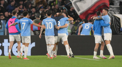 ''Lazio'' kompensācijā izrauj uzvaru pār ''Juventus'', Milāna svin panākumu Florencē