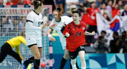 Handbola turnīra sākumā lielu pārsteigumu sarūpē Dienvidkoreja