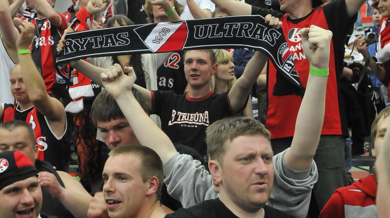 ''Lietuvos Rytas'' fani
Foto: Romualds Vambuts, Sportacentrs.com