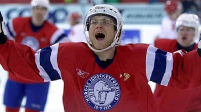 Patriks Toresens spēlē pret Dāniju guva trīs vārtus
Foto: Espen Hildrup