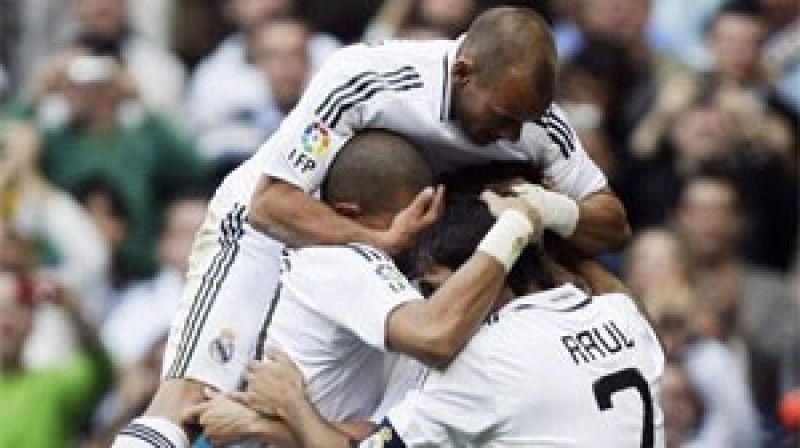 Madrides "Real" futbolisti atzīmē trešo vārtu guvumu
Foto: marca.com