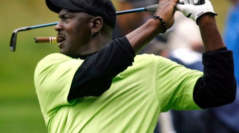 Maikls Džordans brīvajā laikā mīl uzspēlēt golfu
Foto: AP