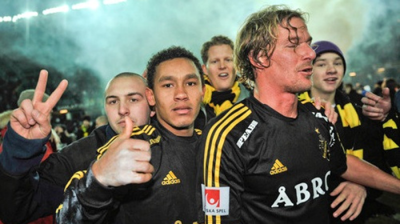 Solnas "AIK" spēlētāji rindā pēc zelta medaļām
Foto: Scanpix Sweden